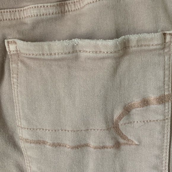 American Eagle Rose Colored Jeans - Picture 3 of 4